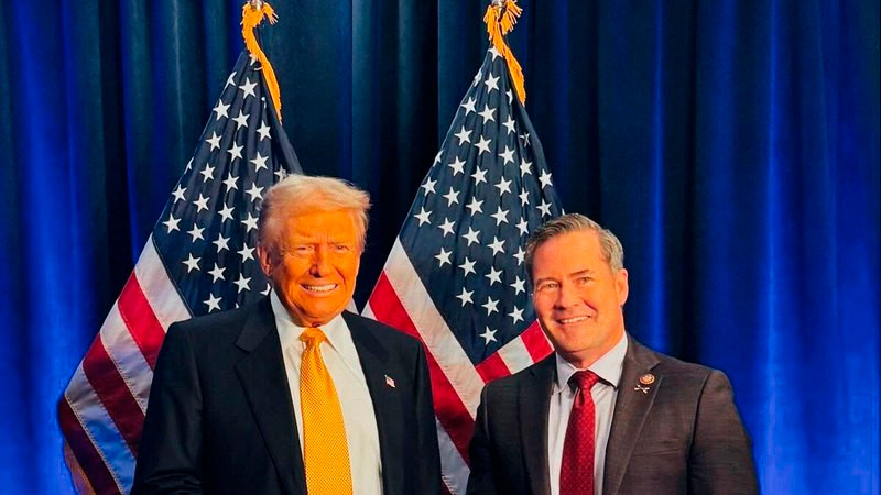 EEUU amenaza con implementar una política de contención económica sin precedentes en Venezuela, apuntando a la estabilidad del gobierno chavista.