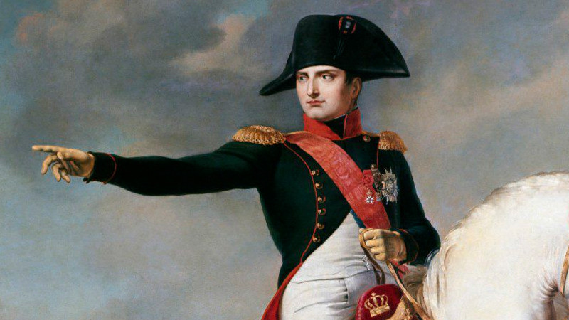 Napoleón Bonaparte vuela sin dueño: Anillo de oro robado en un golpe de mano histórico.