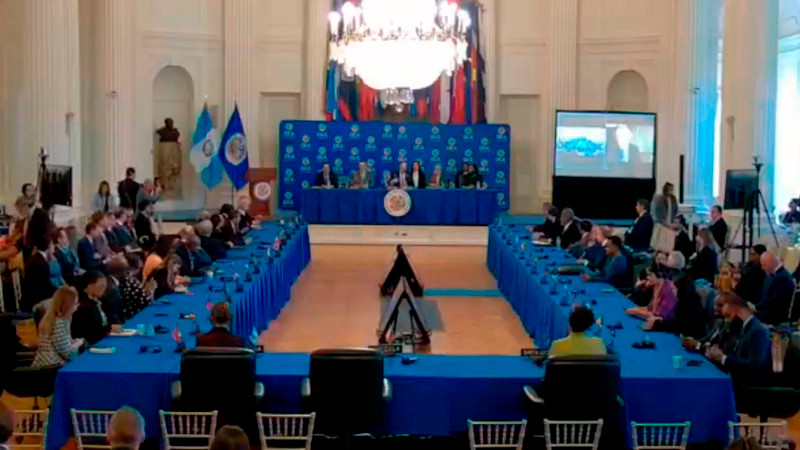 La paradoja de la intervención: una lección de democracia vacía en Latinoamérica.