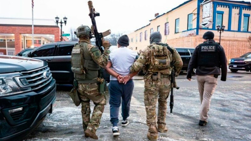 "Inmersión en la Crisis: EE.UU. Realiza Amplias Redadas en Minnesota, Consecuencia de Muerte y Protestas Massivas"