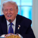 El líder estadounidense convoca urgente reunión con su equipo de seguridad nacional para evaluar estrategias y medidas contra el régimen iraní.