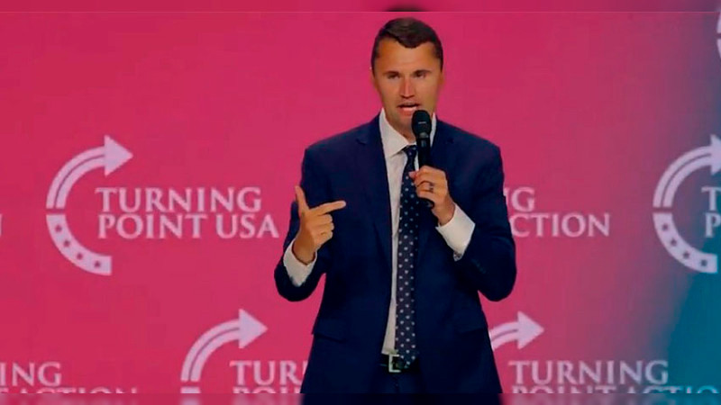 El sospechoso de homicidio contra Charlie Kirk reclama impugnar la investigación debido a un presunto conflicto de interés y exige una nueva oportunidad para clarificar sus circunstancias.