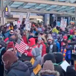 "Minneapolis al borde del caos: La movilización que conmina a la economía y convoca a una jornada de lucha sin precedentes contra las redadas migratorias"