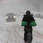"Furiosa tormenta de nieve azota EE.UU.: millonarios hogares quedan a oscuras ante una oleada de apagones"