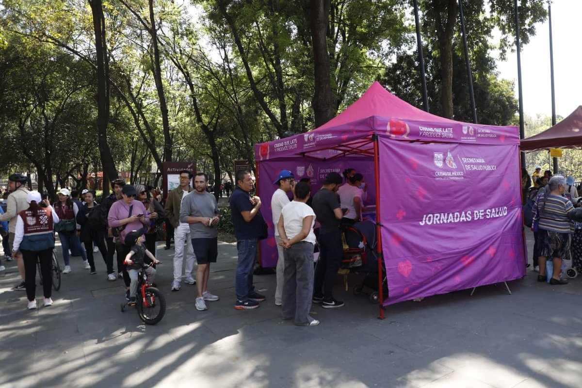 Inician las jornadas de vacunación masiva contra el sarampión en la Ciudad de México.